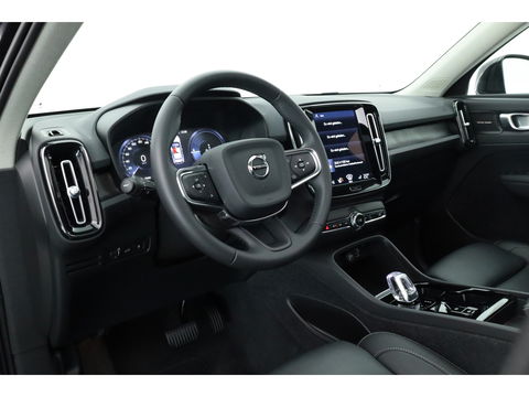 Volvo XC40 1.5 T4 Plug-in hybrid Ultimate Dark | Pano-dak | Leder | 360 camera | Voorruitverw. | Adap. Cruise | Blis | H&K audio |