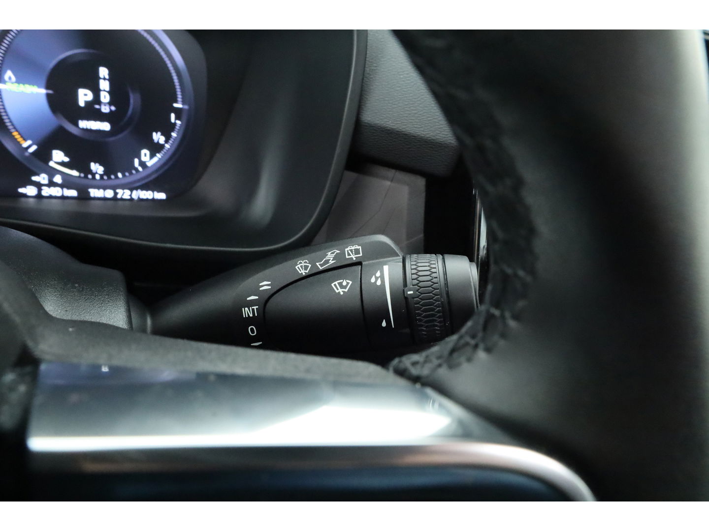 Volvo XC40 1.5 T5 Plug-in hybrid Ultimate Dark | Pano-dak | 360 camera | ACC | Blis | H&K Audio | Voorruitverw. | Sportstoelen |