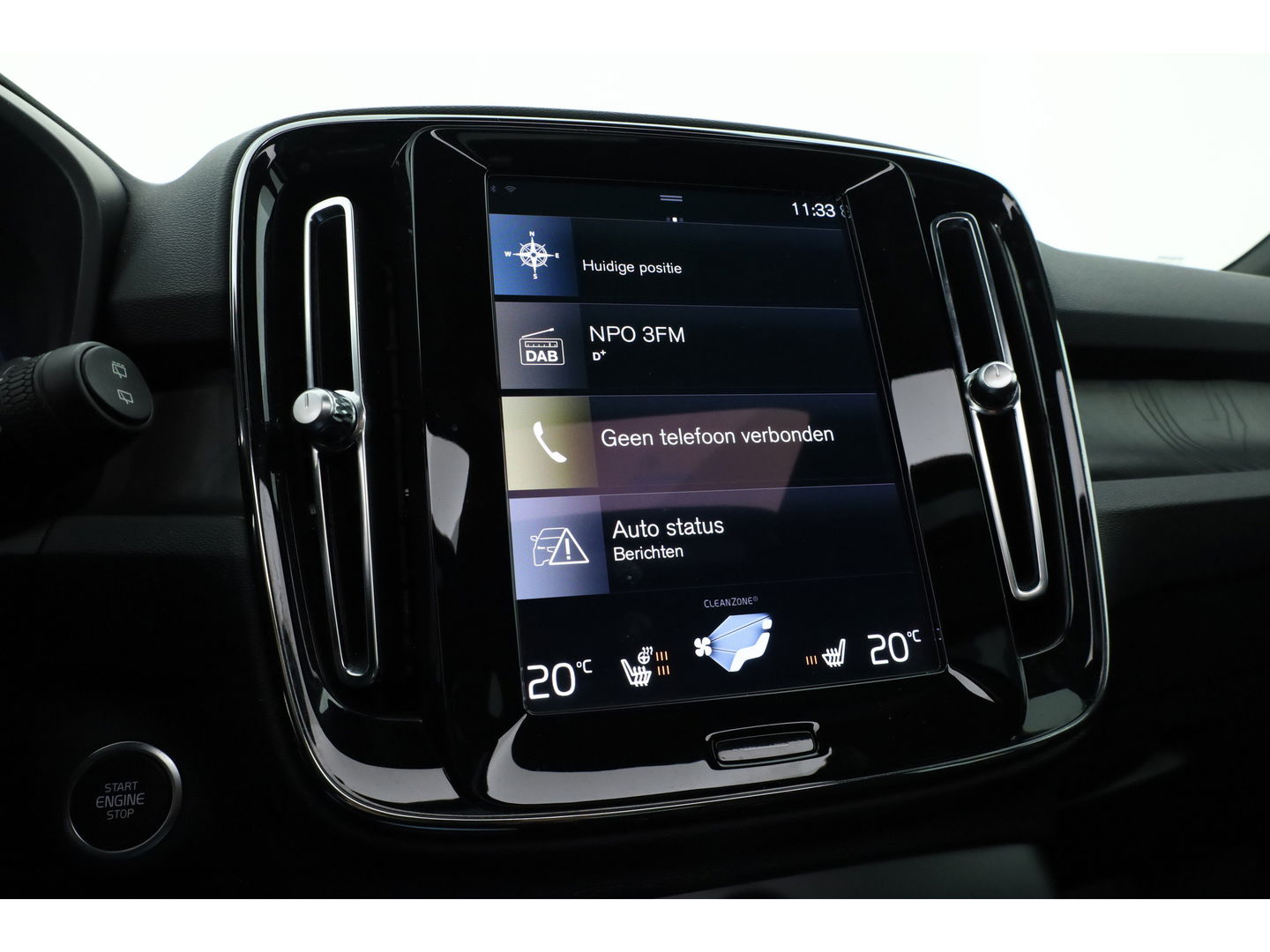 Volvo XC40 1.5 T5 Plug-in hybrid Ultimate Dark | Pano-dak | 360 camera | ACC | Blis | H&K Audio | Voorruitverw. | Sportstoelen |