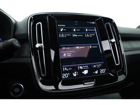 Volvo XC40 1.5 T5 Plug-in hybrid Ultimate Dark | Pano-dak | 360 camera | ACC | Blis | H&K Audio | Voorruitverw. | Sportstoelen |