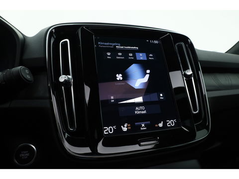Volvo XC40 1.5 T5 Plug-in hybrid Ultimate Dark | Pano-dak | 360 camera | ACC | Blis | H&K Audio | Voorruitverw. | Sportstoelen |