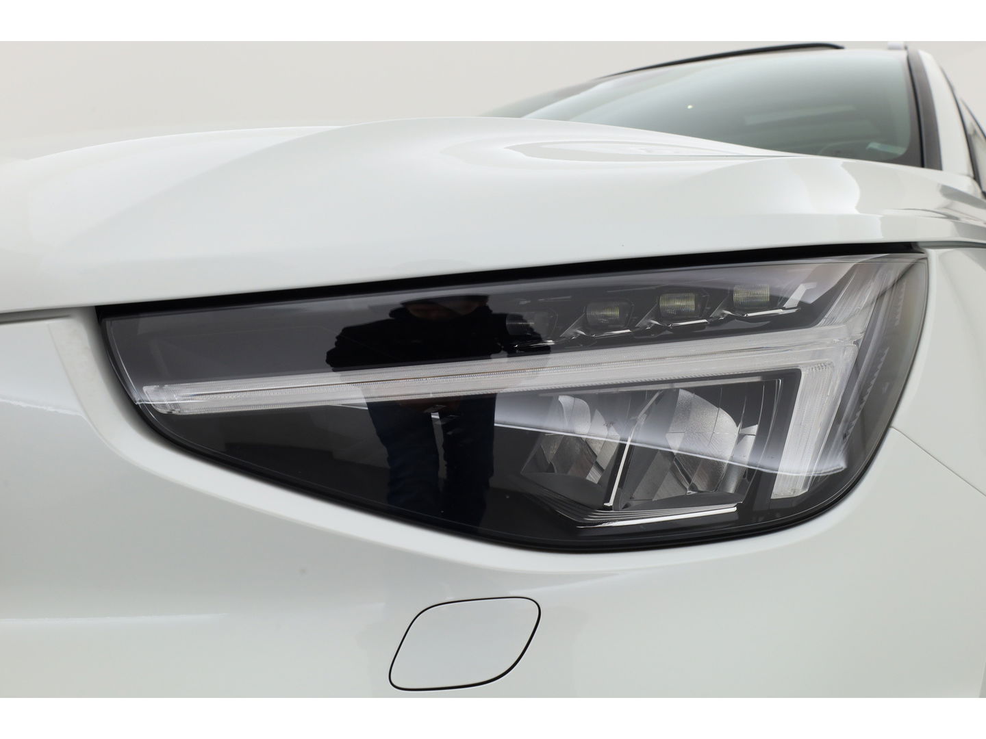 Volvo XC40 1.5 T5 Plug-in hybrid Ultimate Dark | Pano-dak | 360 camera | ACC | Blis | H&K Audio | Voorruitverw. | Sportstoelen |