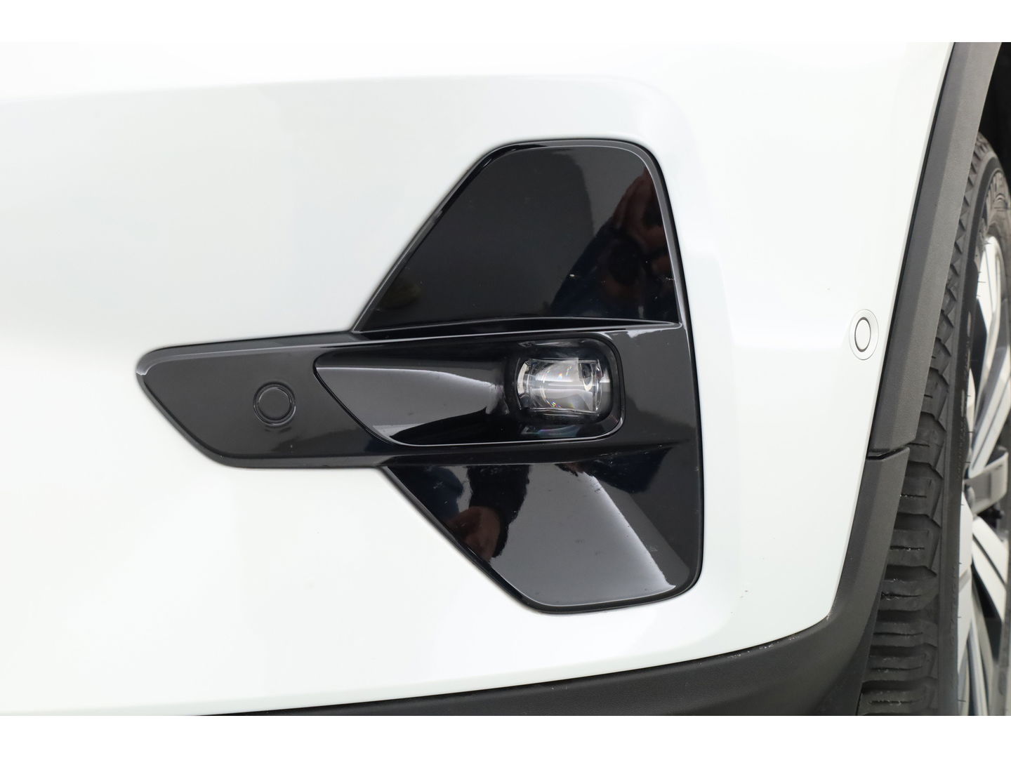 Volvo XC40 1.5 T5 Plug-in hybrid Ultimate Dark | Pano-dak | 360 camera | ACC | Blis | H&K Audio | Voorruitverw. | Sportstoelen |