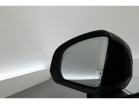 Volvo XC40 1.5 T5 Plug-in hybrid Ultimate Dark | Pano-dak | 360 camera | ACC | Blis | H&K Audio | Voorruitverw. | Sportstoelen |