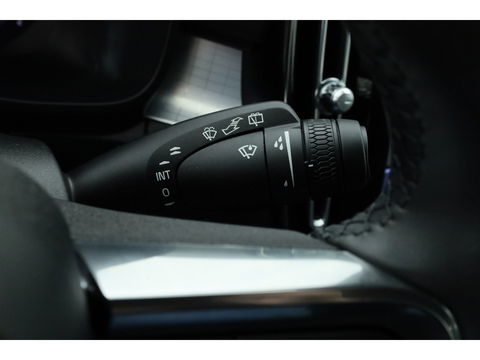 Volvo XC40 2.0 B3 Core | Facelift | achteruitrijcamera | Carplay |