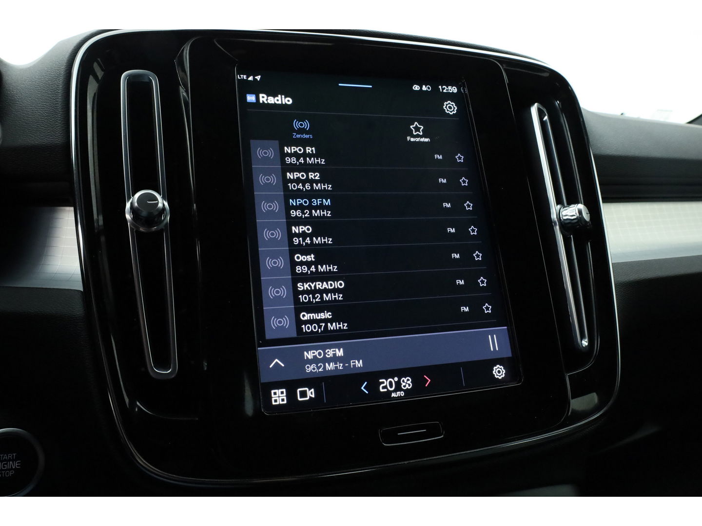 Volvo XC40 2.0 B3 Core | Facelift | achteruitrijcamera | Carplay |