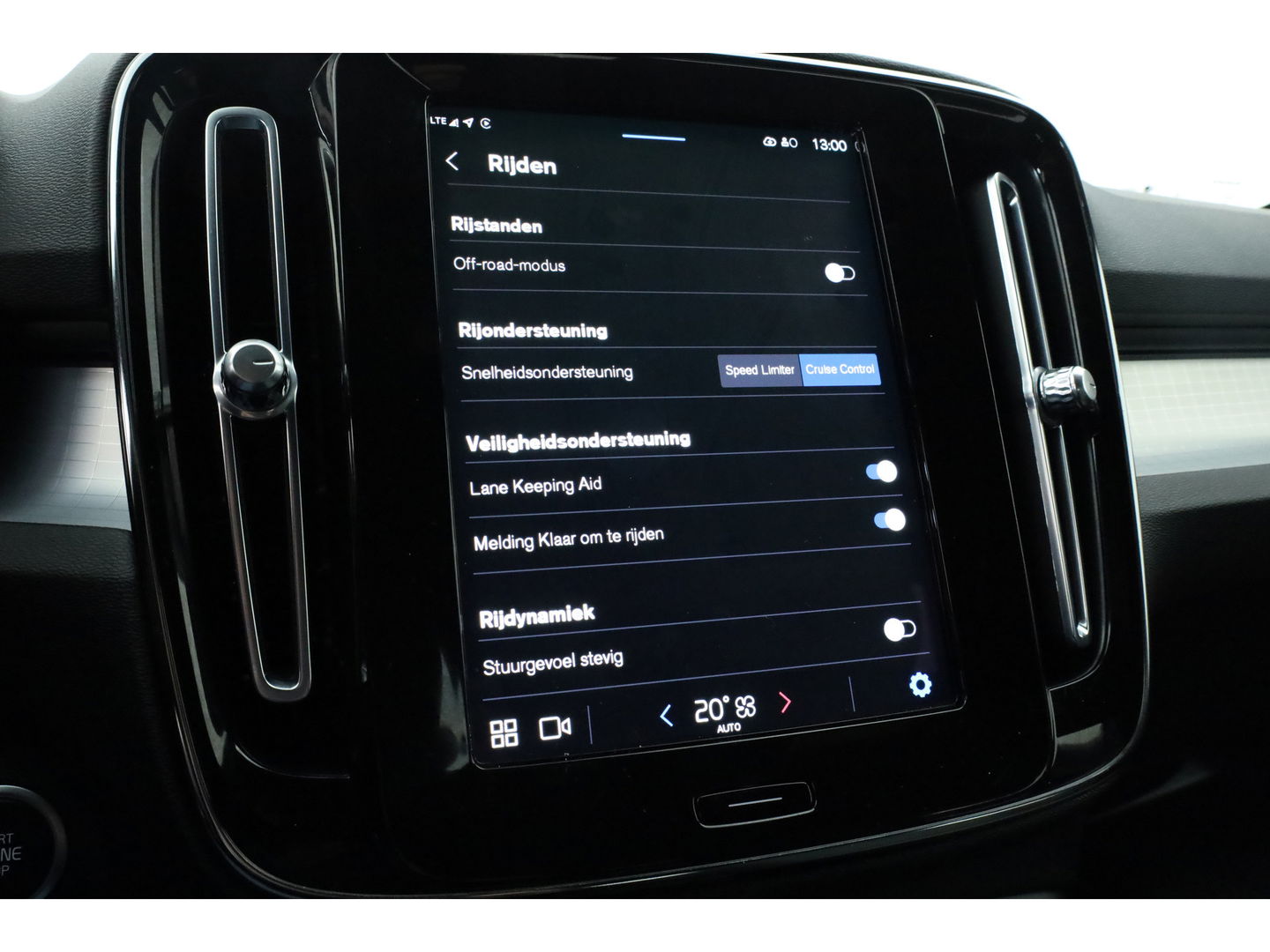 Volvo XC40 2.0 B3 Core | Facelift | achteruitrijcamera | Carplay |