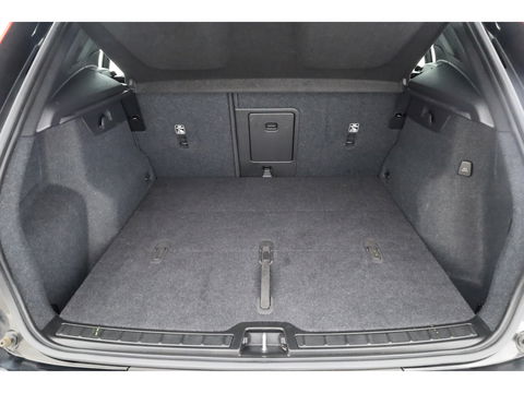 Volvo XC40 2.0 B3 Core | Facelift | achteruitrijcamera | Carplay |