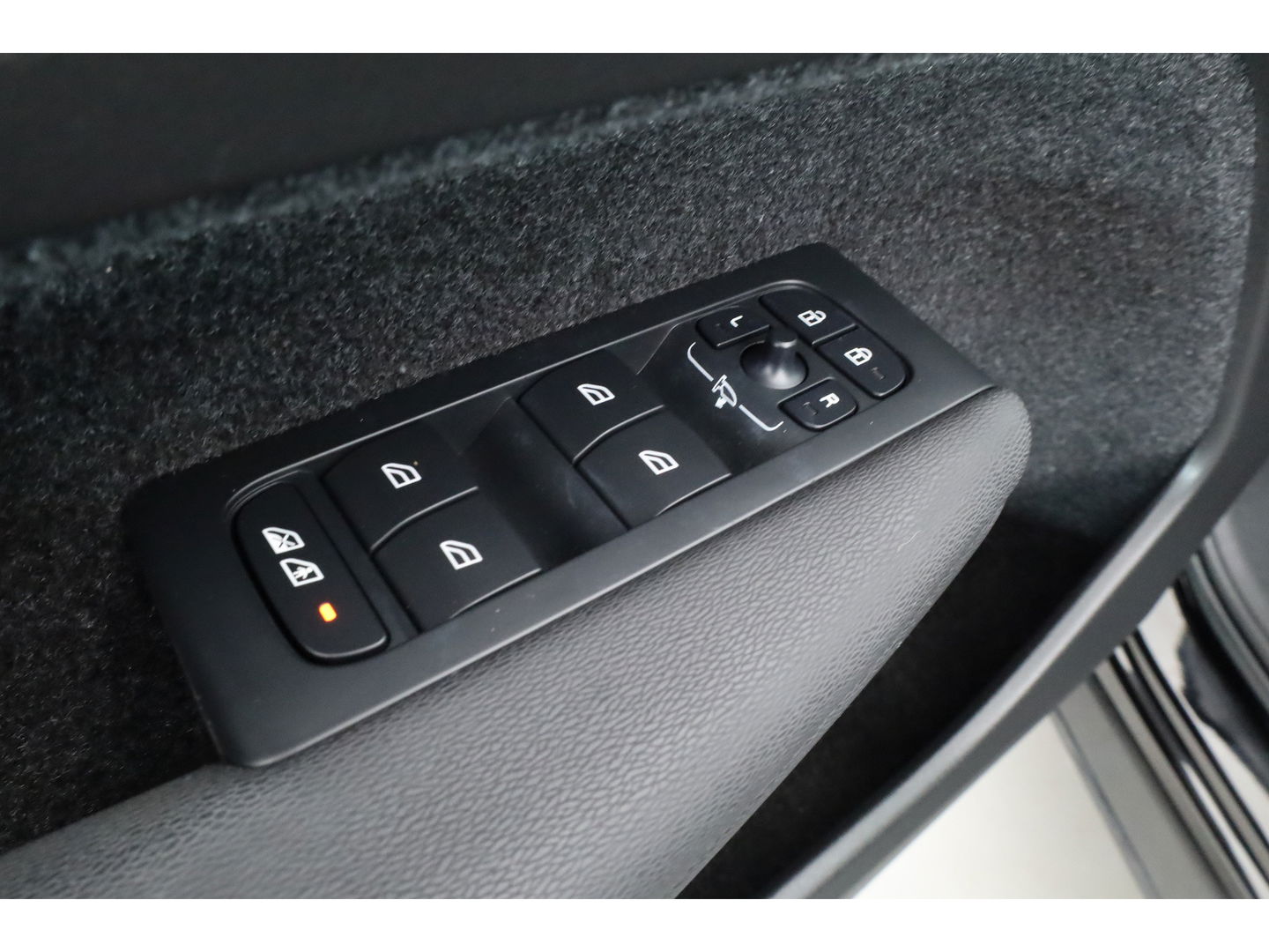 Volvo XC40 2.0 B3 Core | Facelift | achteruitrijcamera | Carplay |