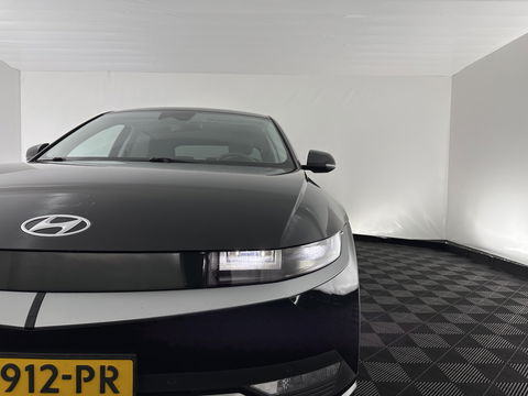 Hyundai IONIQ 5 Connect+ 73kWh (3-Fase-11kW) {SOH-98%} INCL-BTW) Aut *HEATPUMP | LEATHER-FABRIC | BOSE-AUDIO | FULL-LED | DIGI-COCKPIT | AMBIENTLIGHT | DAB | SHIFTPADDLES | HEAD-UP | NAVI-FULLMAP | KEYLESS | CAMERA | HEATED-COMFORTSEATS | TOWBAR*