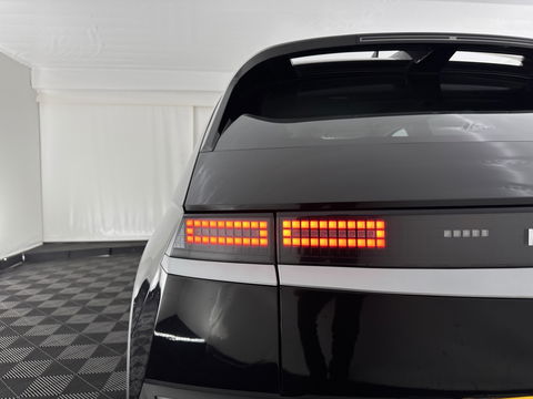 Hyundai IONIQ 5 Connect+ 73kWh (3-Fase-11kW) {SOH-98%} INCL-BTW) Aut *HEATPUMP | LEATHER-FABRIC | BOSE-AUDIO | FULL-LED | DIGI-COCKPIT | AMBIENTLIGHT | DAB | SHIFTPADDLES | HEAD-UP | NAVI-FULLMAP | KEYLESS | CAMERA | HEATED-COMFORTSEATS | TOWBAR*