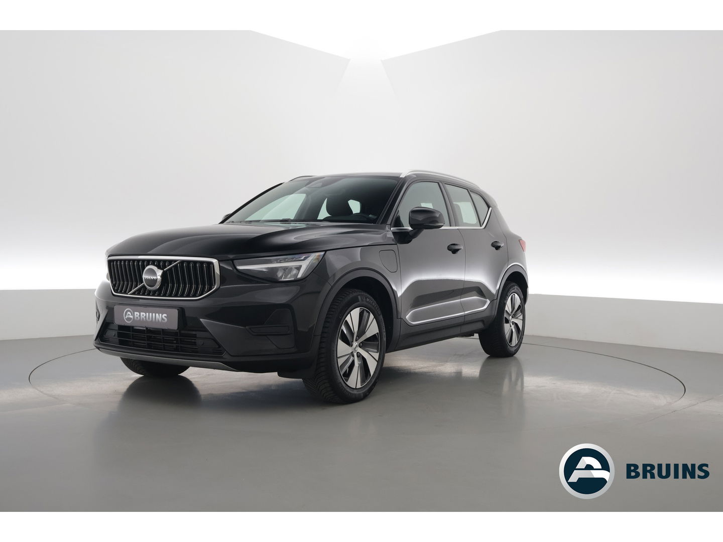 Volvo XC40 1.5 T4 Plug-in hybrid Plus Bright | Facelift | trekhaak | H&K Audio | carplay | stoel & stuur verwarming | Memory |