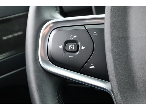 Volvo XC40 1.5 T4 Plug-in hybrid Plus Bright | Facelift | trekhaak | H&K Audio | carplay | stoel & stuur verwarming | Memory |