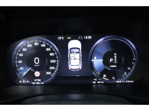 Volvo XC40 1.5 T4 Plug-in hybrid Plus Bright | Facelift | trekhaak | H&K Audio | carplay | stoel & stuur verwarming | Memory |