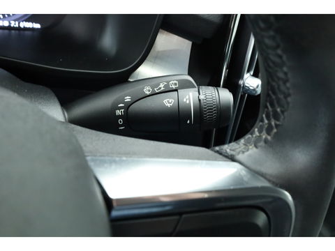 Volvo XC40 1.5 T4 Plug-in hybrid Plus Bright | Facelift | trekhaak | H&K Audio | carplay | stoel & stuur verwarming | Memory |