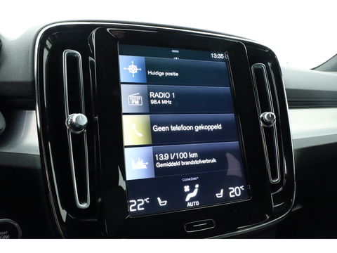 Volvo XC40 1.5 T4 Plug-in hybrid Plus Bright | Facelift | trekhaak | H&K Audio | carplay | stoel & stuur verwarming | Memory |