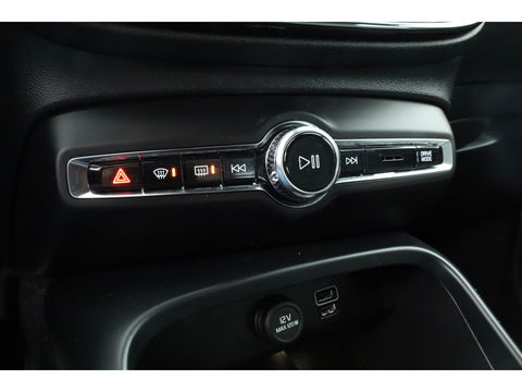 Volvo XC40 1.5 T4 Plug-in hybrid Plus Bright | Facelift | trekhaak | H&K Audio | carplay | stoel & stuur verwarming | Memory |