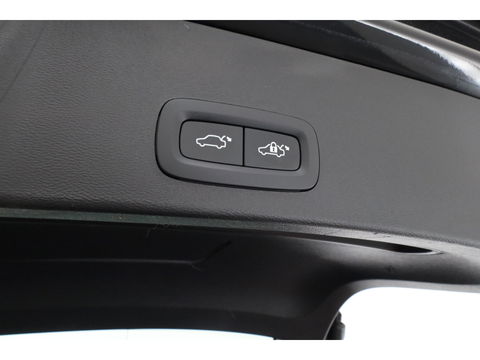 Volvo XC40 1.5 T4 Plug-in hybrid Plus Bright | Facelift | trekhaak | H&K Audio | carplay | stoel & stuur verwarming | Memory |