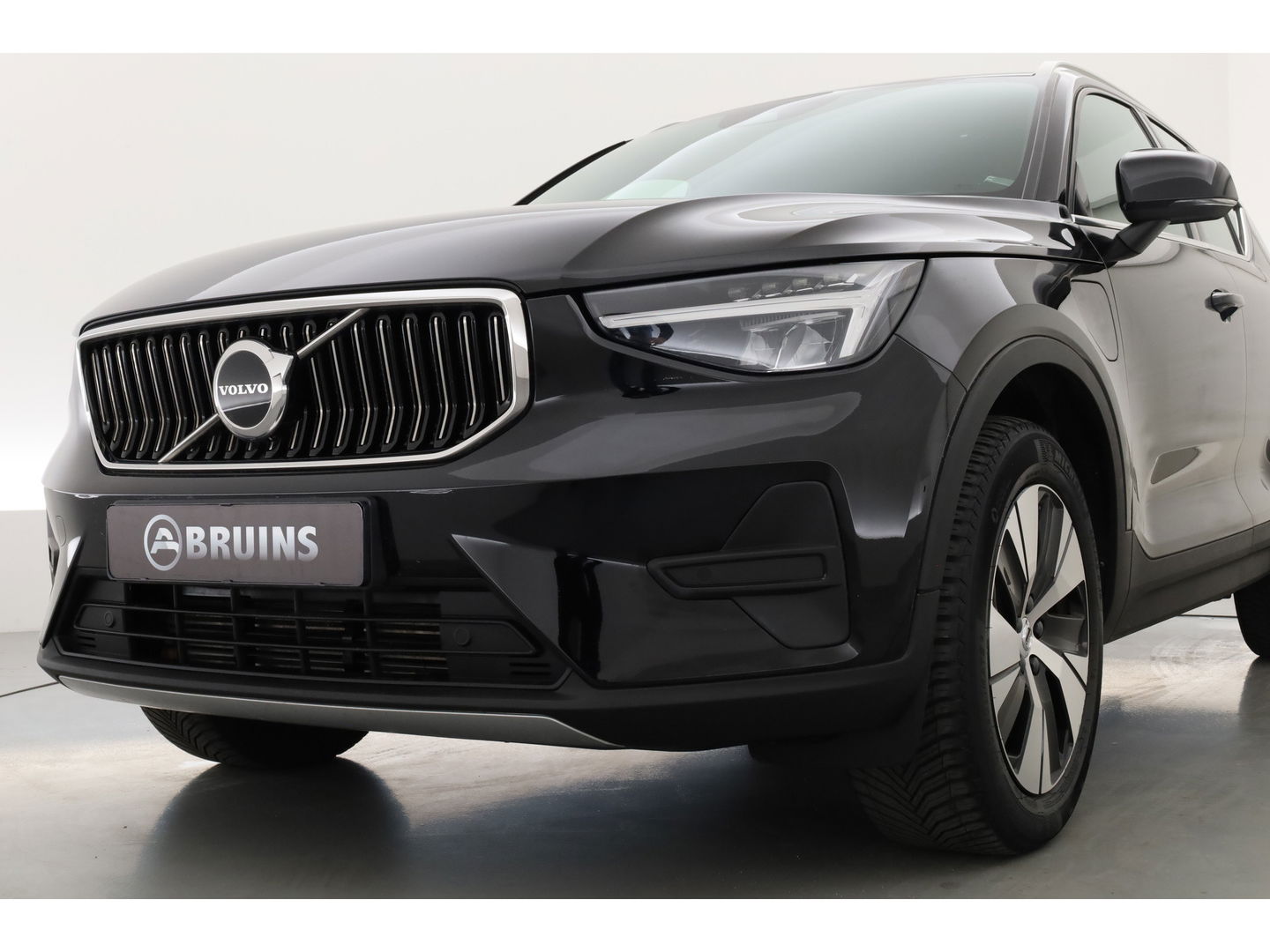 Volvo XC40 1.5 T4 Plug-in hybrid Plus Bright | Facelift | trekhaak | H&K Audio | carplay | stoel & stuur verwarming | Memory |