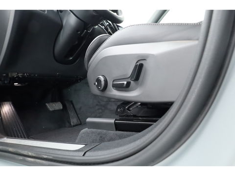 Volvo XC60 2.0 T8 Plug-in hybrid AWD Ultra Black Edition | Pano-dak | H&K Audio | Head up | Gelaagd Glas | Blis | ACC | 360 camera |