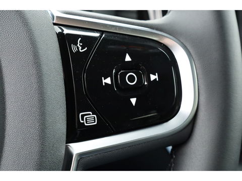 Volvo XC60 2.0 T8 Plug-in hybrid AWD Ultra Black Edition | Pano-dak | H&K Audio | Head up | Gelaagd Glas | Blis | ACC | 360 camera |