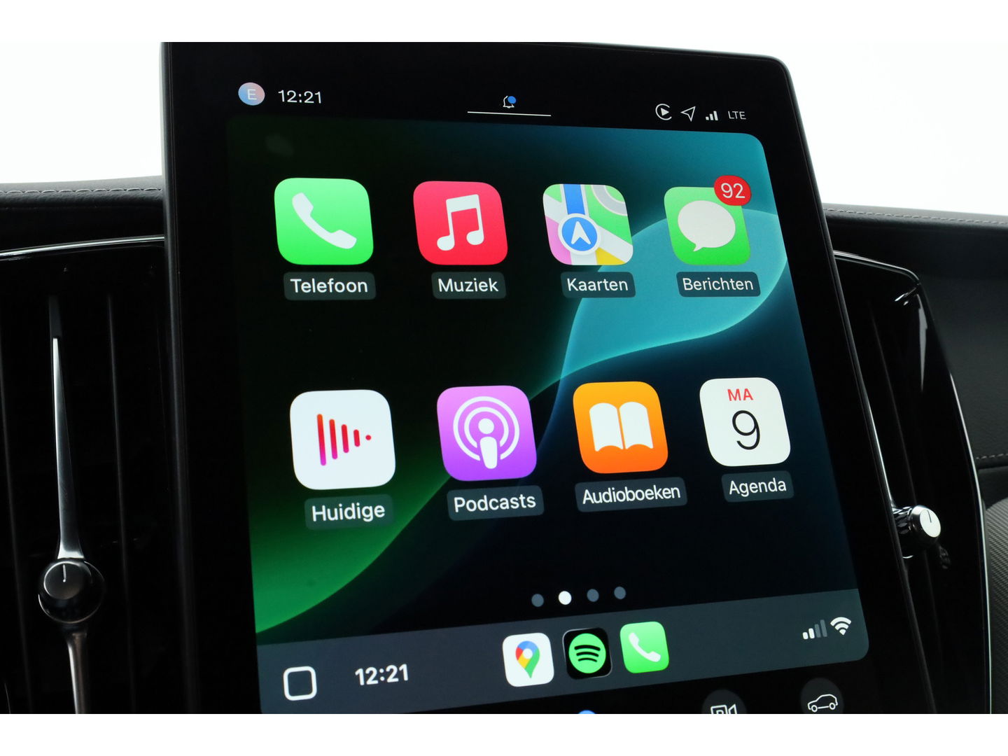 Volvo XC60 2.0 T8 Plug-in hybrid AWD Ultra Black Edition | Pano-dak | H&K Audio | Head up | Gelaagd Glas | Blis | ACC | 360 camera |