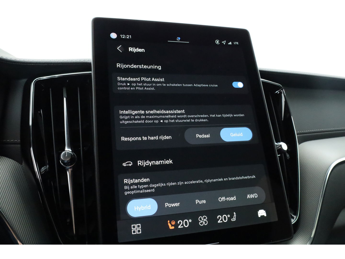 Volvo XC60 2.0 T8 Plug-in hybrid AWD Ultra Black Edition | Pano-dak | H&K Audio | Head up | Gelaagd Glas | Blis | ACC | 360 camera |