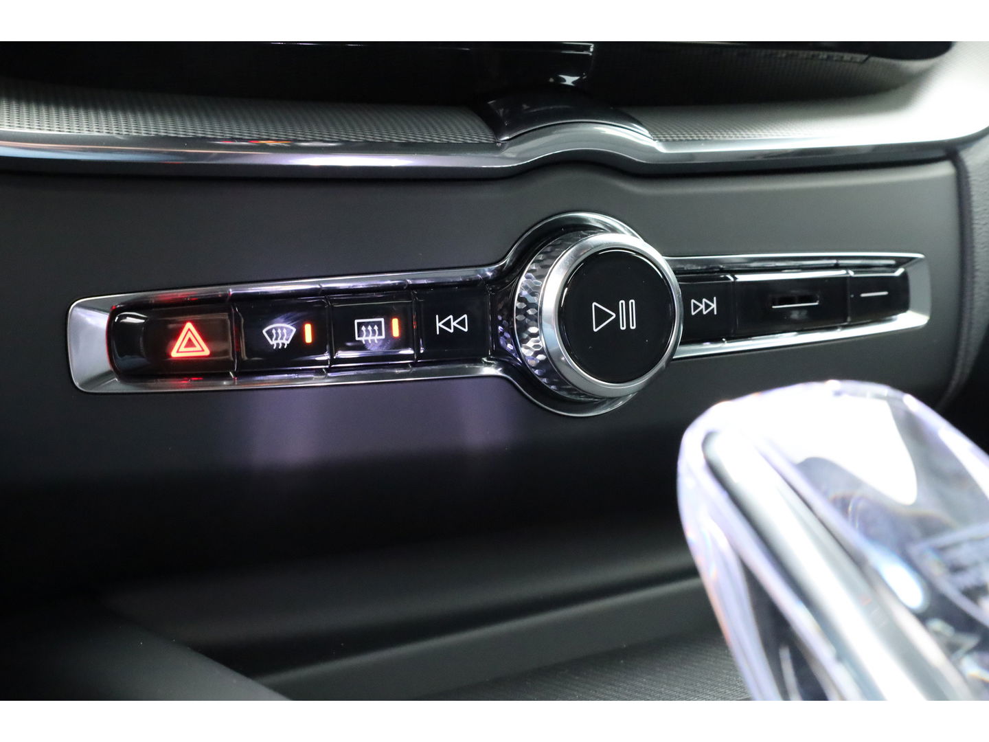 Volvo XC60 2.0 T8 Plug-in hybrid AWD Ultra Black Edition | Pano-dak | H&K Audio | Head up | Gelaagd Glas | Blis | ACC | 360 camera |
