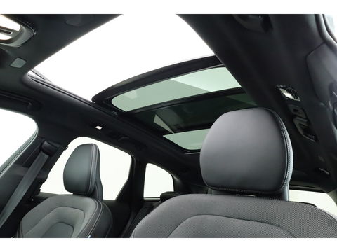 Volvo XC60 2.0 T8 Plug-in hybrid AWD Ultra Black Edition | Pano-dak | H&K Audio | Head up | Gelaagd Glas | Blis | ACC | 360 camera |