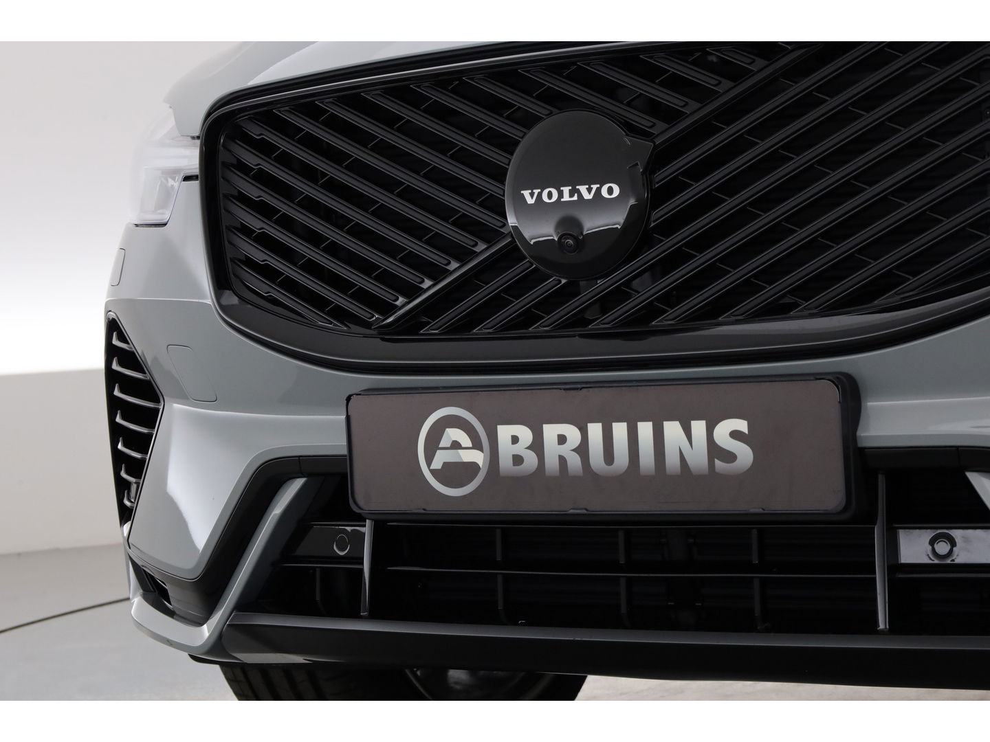 Volvo XC60 2.0 T8 Plug-in hybrid AWD Ultra Black Edition | Pano-dak | H&K Audio | Head up | Gelaagd Glas | Blis | ACC | 360 camera |