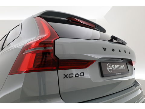 Volvo XC60 2.0 T8 Plug-in hybrid AWD Ultra Black Edition | Pano-dak | H&K Audio | Head up | Gelaagd Glas | Blis | ACC | 360 camera |