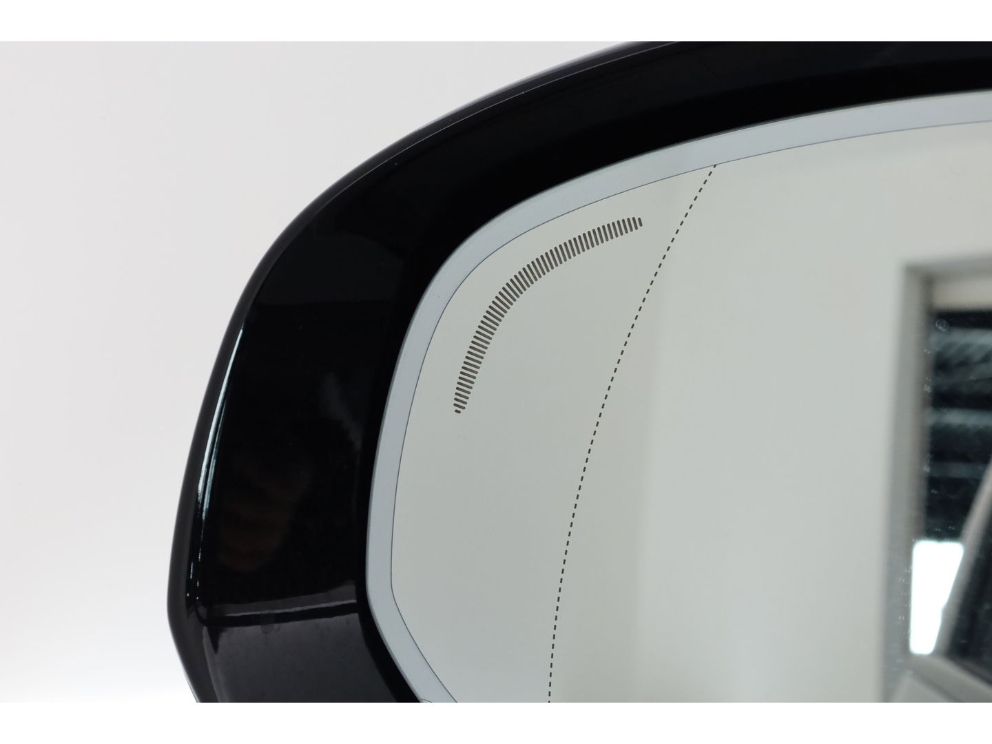 Volvo XC60 2.0 T8 Plug-in hybrid AWD Ultra Black Edition | Pano-dak | H&K Audio | Head up | Gelaagd Glas | Blis | ACC | 360 camera |