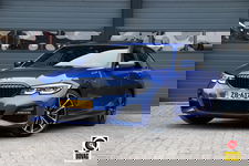 BMW 3 Serie - 330i M-Sport M-Pakket /LED/SCHUIFDAK/HUD/HARMAN-KARDON/MEMORY/CAMERA/KEYLESS/STOEL+STUURVERW.!