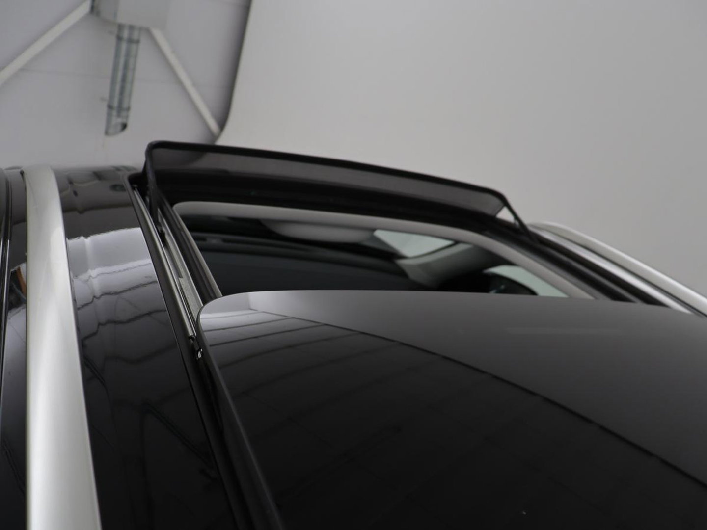 MG Marvel R Luxury 70 kWh | SOH 96% | Panoramadak | Stoelventilatie | Leder | 360 Camera | Adaptive cruise | Wamtepomp | Sfeerverlichting | Stoelverwarming | Carplay | Navigatie | Keyless