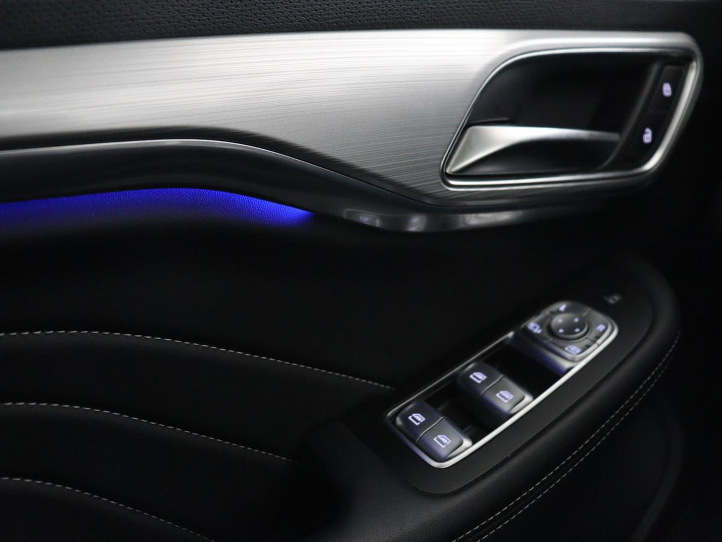 MG Marvel R Luxury 70 kWh | SOH 96% | Panoramadak | Stoelventilatie | Leder | 360 Camera | Adaptive cruise | Wamtepomp | Sfeerverlichting | Stoelverwarming | Carplay | Navigatie | Keyless