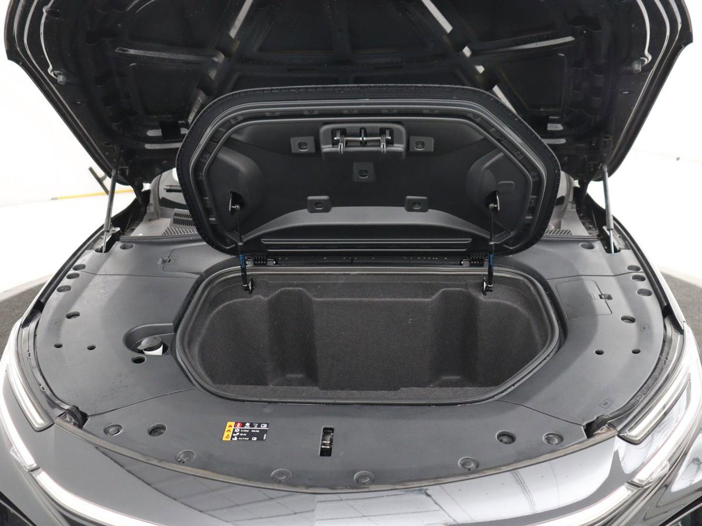 MG Marvel R Luxury 70 kWh | SOH 96% | Panoramadak | Stoelventilatie | Leder | 360 Camera | Adaptive cruise | Wamtepomp | Sfeerverlichting | Stoelverwarming | Carplay | Navigatie | Keyless