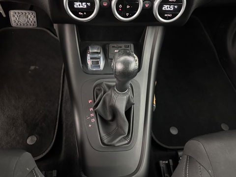 Alfa Romeo Giulietta 1.6 JTDm Super Aut. *NAVI-FULLMAP | SPORTSEATS | SHIFTPADDLES | ECC | PDC | CRUISE | 18''ALU*