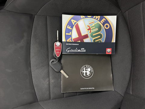 Alfa Romeo Giulietta 1.6 JTDm Super Aut. *NAVI-FULLMAP | SPORTSEATS | SHIFTPADDLES | ECC | PDC | CRUISE | 18''ALU*