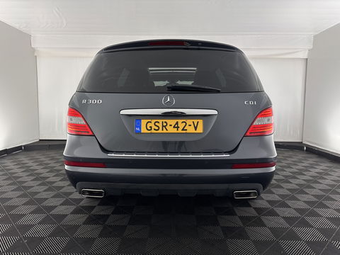 Mercedes-Benz R-Klasse 300 CDI BlueEFFICIENCY Prestige [ 7-Pers. ] Aut. *PANO | LEATHER-ALCANTARA | XENON | BLINDSPOT | NAVI-FULLMAP | COMFORTSEATS | CAMERA | SHIFTPADDLES | PRIVACYGLASS | 18''ALU*
