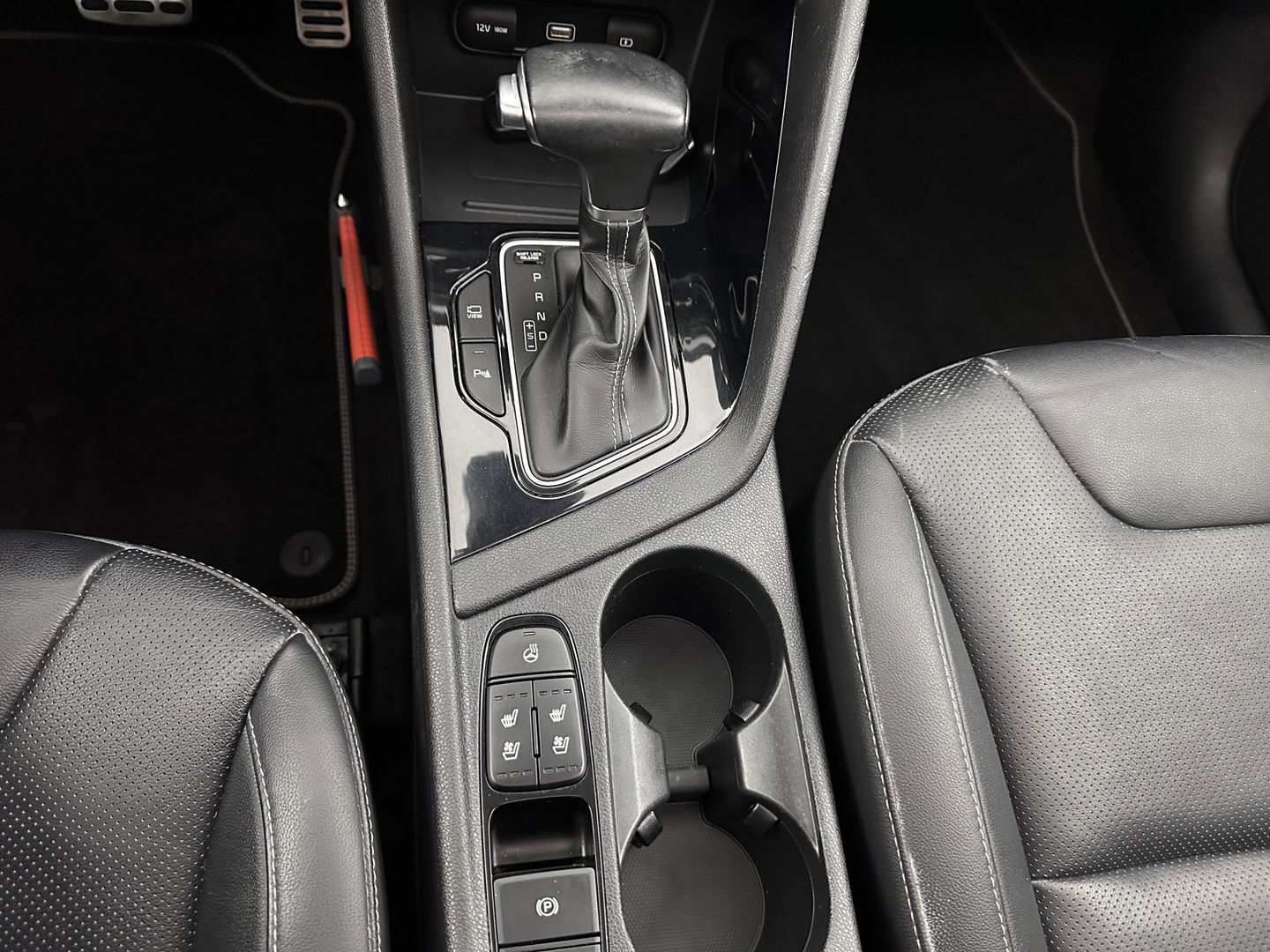 Kia Niro 1.6 GDi Hybrid ExecutiveLine (INCL-BTW) Aut. *PANO |  LEATHER | FULL-LED | NAVI-FULLMAP | DIGI-COCKPIT | HEATED-COMFORTSEATS | CAMERA | DAB+ | KEYLESS | ECC | SHIFTPADDLES | ADAPTIVE-CRUISE | LANE-ASSIST | 16"ALU*