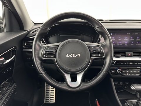 Kia Niro 1.6 GDi Hybrid ExecutiveLine (INCL-BTW) Aut. *PANO |  LEATHER | FULL-LED | NAVI-FULLMAP | DIGI-COCKPIT | HEATED-COMFORTSEATS | CAMERA | DAB+ | KEYLESS | ECC | SHIFTPADDLES | ADAPTIVE-CRUISE | LANE-ASSIST | 16"ALU*