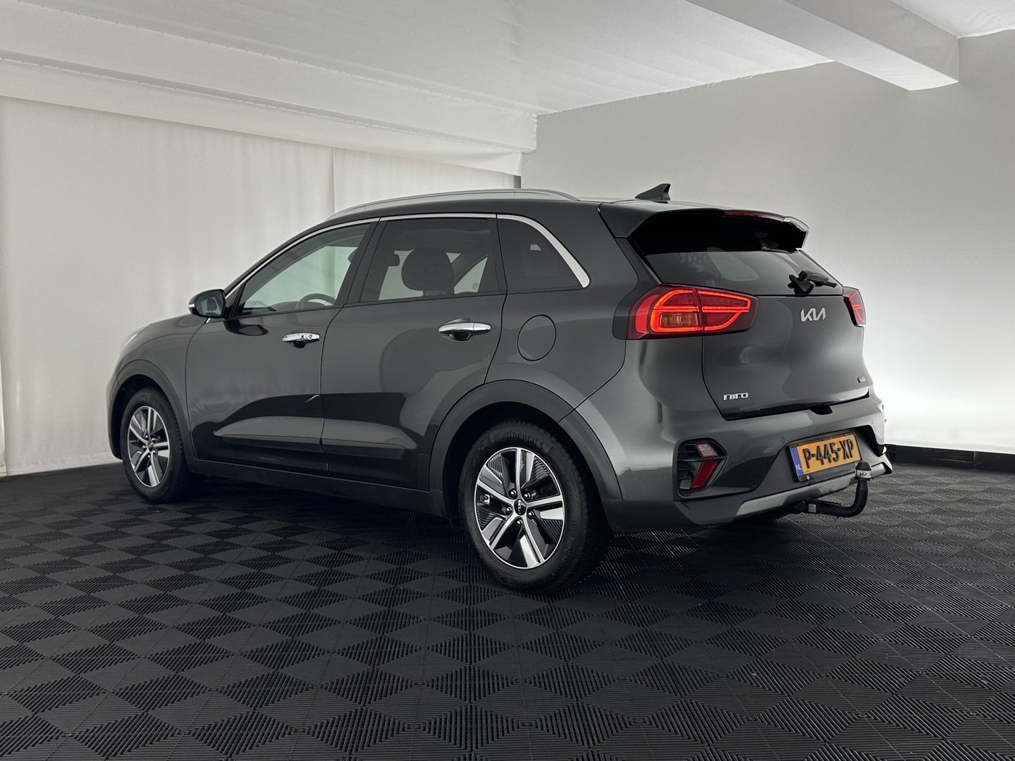 Kia Niro 1.6 GDi Hybrid ExecutiveLine (INCL-BTW) Aut. *PANO |  LEATHER | FULL-LED | NAVI-FULLMAP | DIGI-COCKPIT | HEATED-COMFORTSEATS | CAMERA | DAB+ | KEYLESS | ECC | SHIFTPADDLES | ADAPTIVE-CRUISE | LANE-ASSIST | 16"ALU*