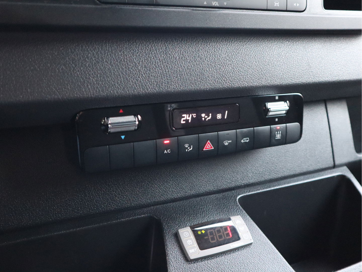 Mercedes-Benz Sprinter 315 CDI Automaat L2H2 RWD - Koelwagen Koeling - LED - MBUX