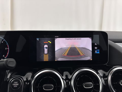 Mercedes-Benz B-Klasse 180d Launch Edition Premium Plus (INCL-BTW) Aut. *PANO | LEATHER-MICROFIBRE | KEYLESS |  FULL-LED | WIDESCREEN-DIGI-COCKPIT | CAMERA | COMFORTSEATS | NAVI-FULLMAP | ECC | CARPLAY | PDC | CRUISE | 17''ALU*