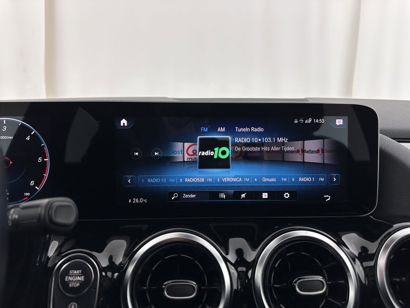 Mercedes-Benz B-Klasse 180d Launch Edition Premium Plus (INCL-BTW) Aut. *PANO | LEATHER-MICROFIBRE | KEYLESS |  FULL-LED | WIDESCREEN-DIGI-COCKPIT | CAMERA | COMFORTSEATS | NAVI-FULLMAP | ECC | CARPLAY | PDC | CRUISE | 17''ALU*