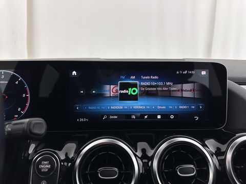 Mercedes-Benz B-Klasse 180d Launch Edition Premium Plus (INCL-BTW) Aut. *PANO | LEATHER-MICROFIBRE | KEYLESS |  FULL-LED | WIDESCREEN-DIGI-COCKPIT | CAMERA | COMFORTSEATS | NAVI-FULLMAP | ECC | CARPLAY | PDC | CRUISE | 17''ALU*