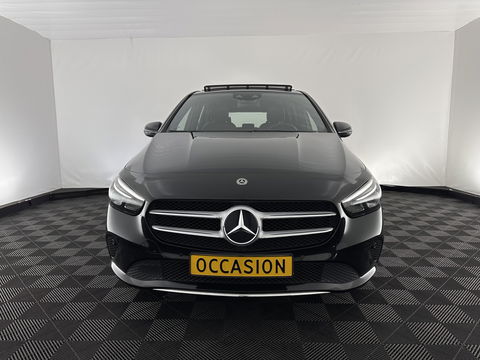 Mercedes-Benz B-Klasse 180d Launch Edition Premium Plus (INCL-BTW) Aut. *PANO | LEATHER-MICROFIBRE | KEYLESS |  FULL-LED | WIDESCREEN-DIGI-COCKPIT | CAMERA | COMFORTSEATS | NAVI-FULLMAP | ECC | CARPLAY | PDC | CRUISE | 17''ALU*