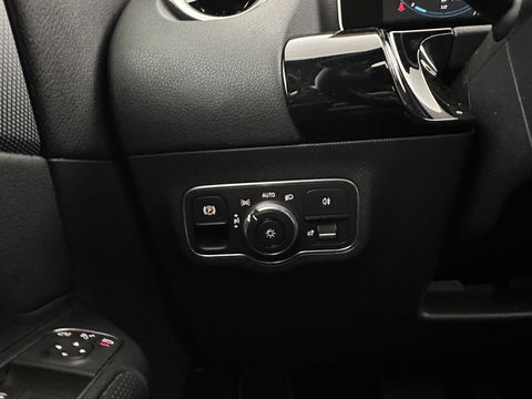 Mercedes-Benz B-Klasse 180d Launch Edition Premium Plus (INCL-BTW) Aut. *PANO | LEATHER-MICROFIBRE | KEYLESS |  FULL-LED | WIDESCREEN-DIGI-COCKPIT | CAMERA | COMFORTSEATS | NAVI-FULLMAP | ECC | CARPLAY | PDC | CRUISE | 17''ALU*