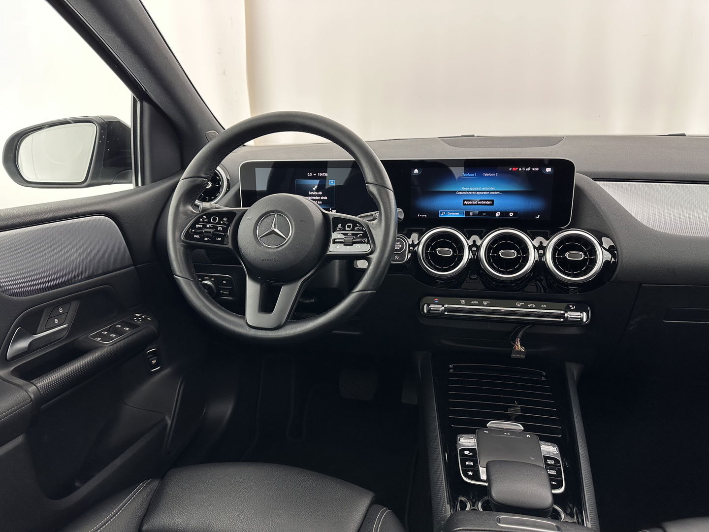 Mercedes-Benz B-Klasse 180d Launch Edition Premium Plus (INCL-BTW) Aut. *PANO | LEATHER-MICROFIBRE | KEYLESS |  FULL-LED | WIDESCREEN-DIGI-COCKPIT | CAMERA | COMFORTSEATS | NAVI-FULLMAP | ECC | CARPLAY | PDC | CRUISE | 17''ALU*