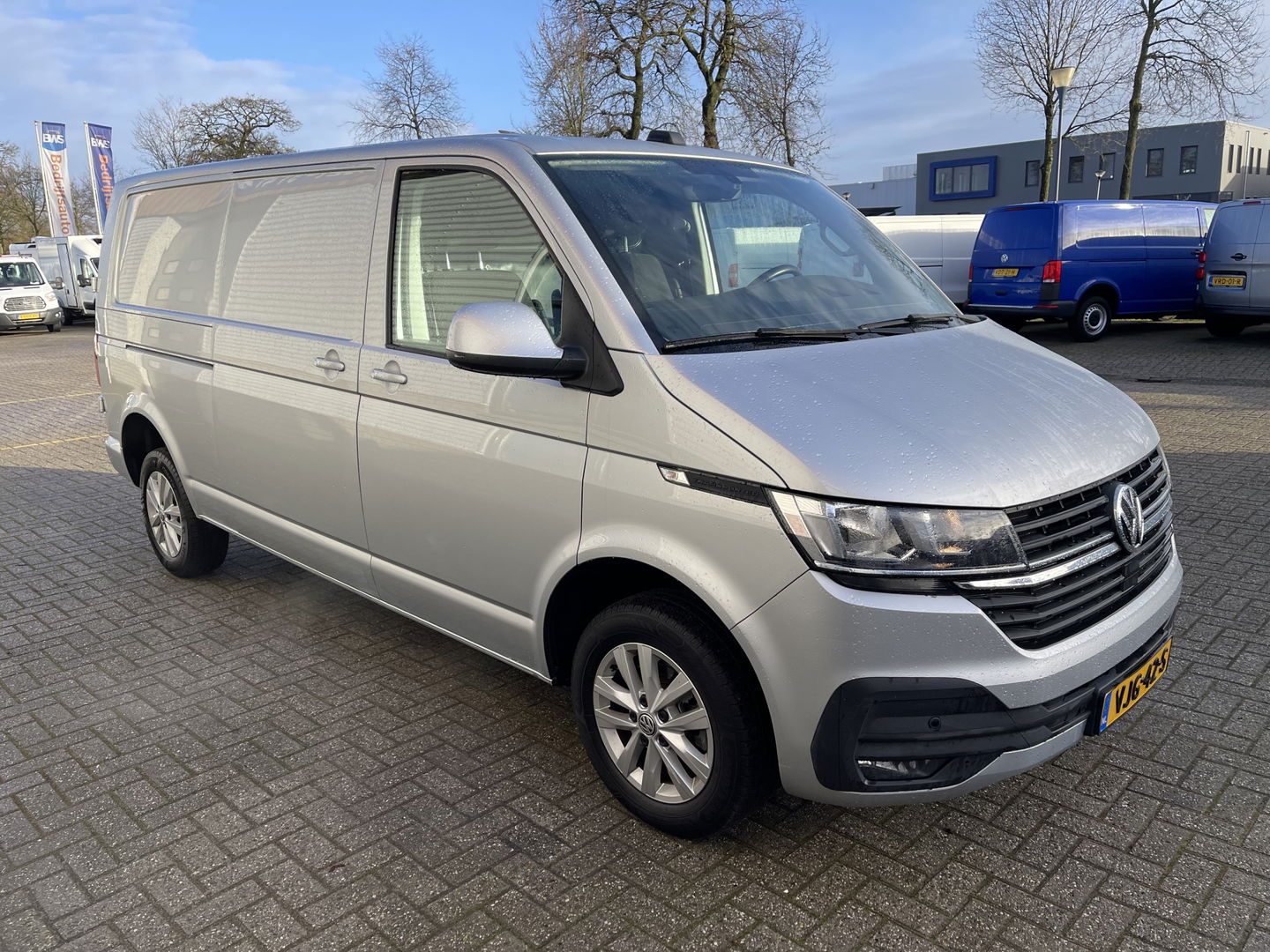 Volkswagen Transporter 2.0 TDI 150pk DSG automaat L2H1 28 / vaste prijs rijklaar € 24.950 ex btw / lease vanaf € 408 / airco / cruise / navi / euro 6 / bpm vrij / dubbele schuifdeur !